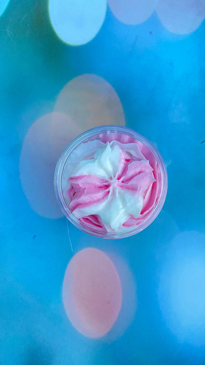 بستنی بدن سادور هلو و عسل گالری فیورا