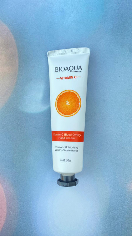 کرم دست مرطوب کننده