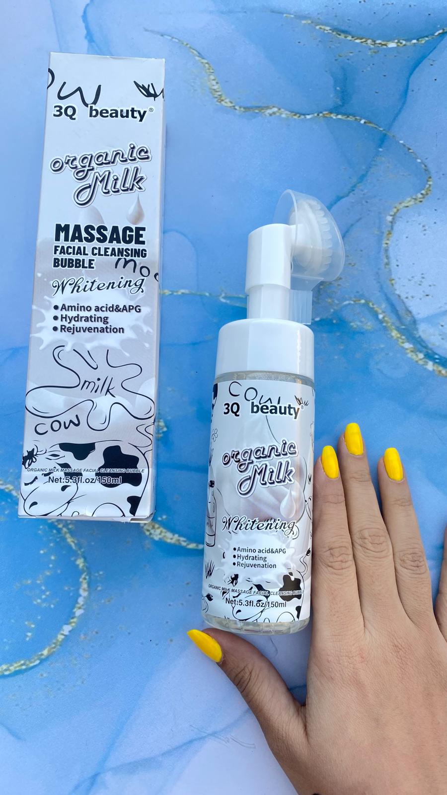 فوم شستشو صورت براش دار مدل شیر گاو 3Q beauty